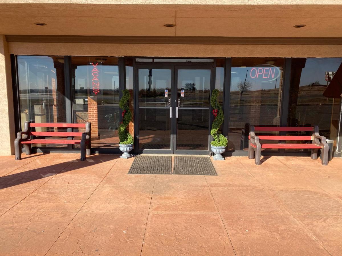 American Best Inn By Oyo I-35 Perry Near Lake Mcmurtry Exterior foto