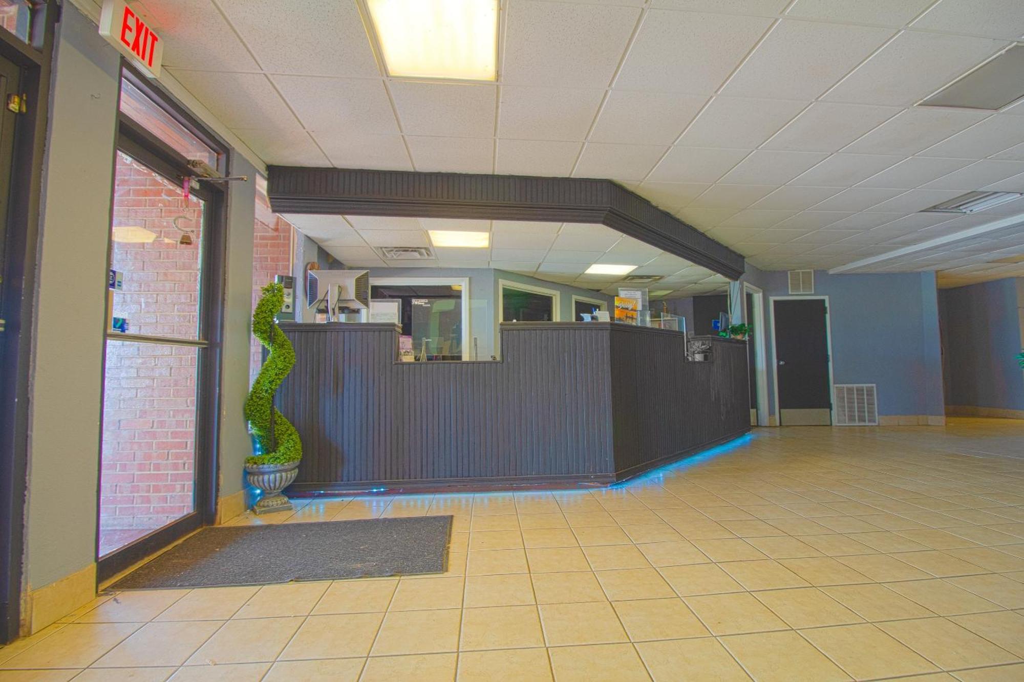 American Best Inn By Oyo I-35 Perry Near Lake Mcmurtry Exterior foto