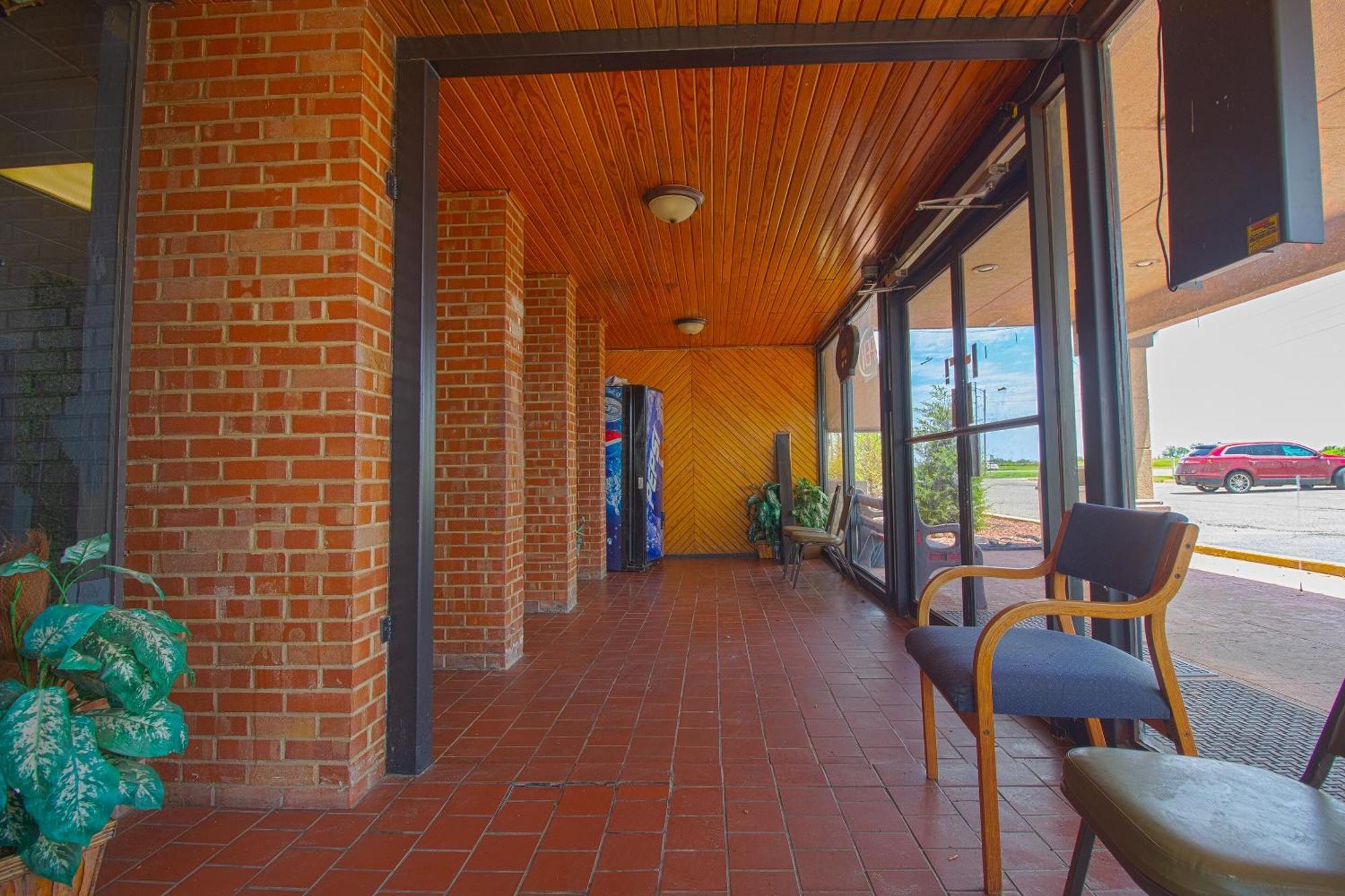American Best Inn By Oyo I-35 Perry Near Lake Mcmurtry Exterior foto